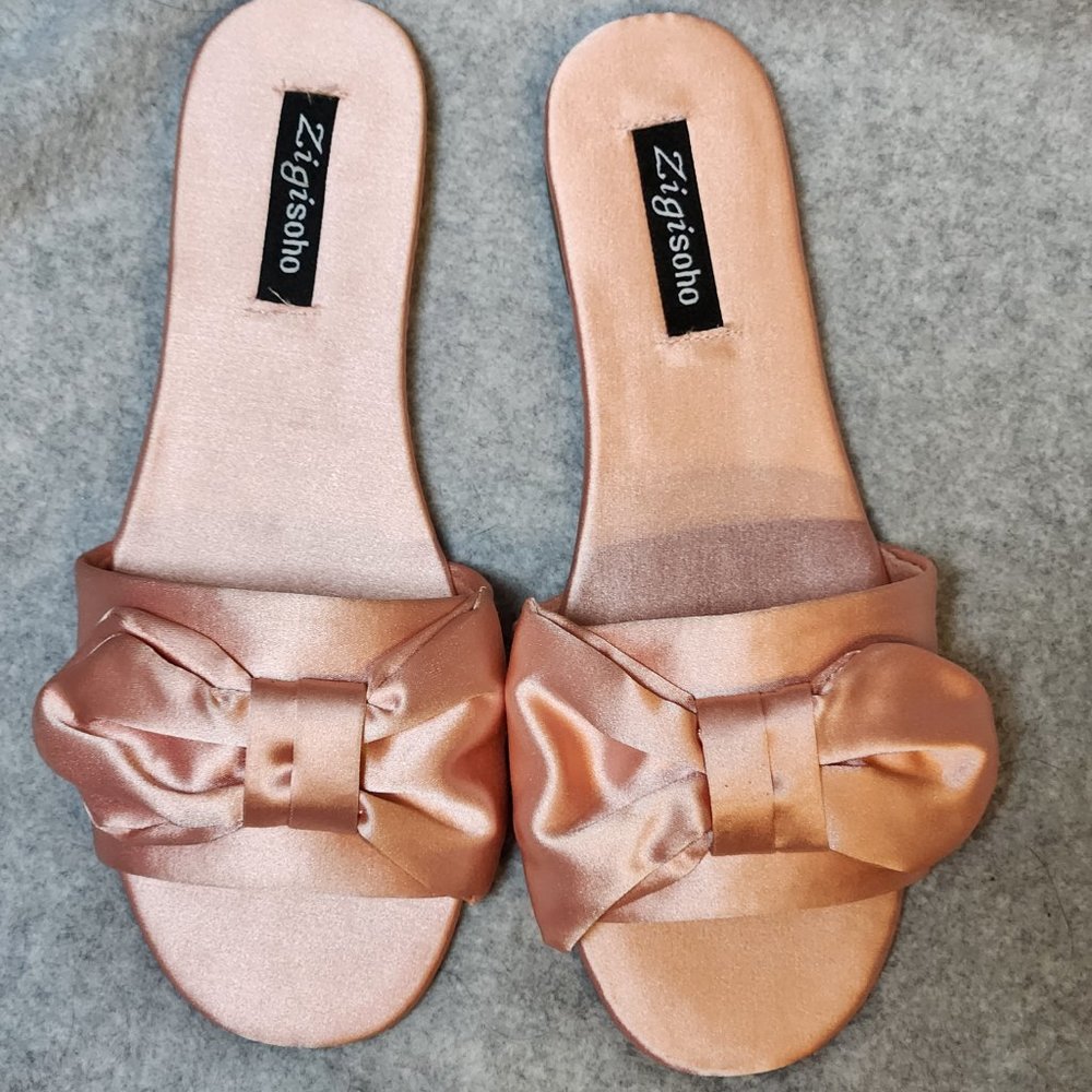 ZIGI SOHO Valiant Pink Blush Satin Slide Flat Dress Sandals - NEW IN BOX - Picture 2 of 6